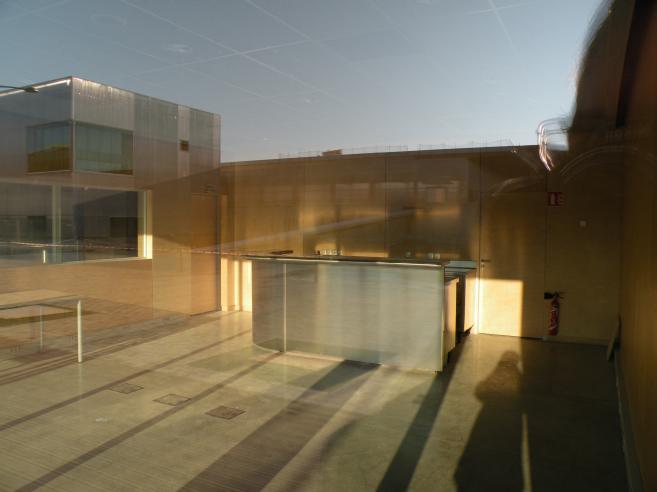  bar à l'intérieur d'un immeuble du nouveau campus étudiant